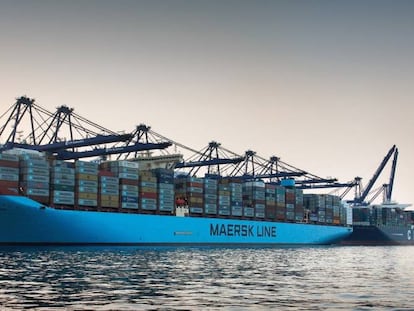 Portacontenedores de Maersk y CMA CGM en el puerto de Algeciras.