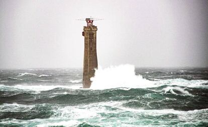 Faro de Nividic, frente a la isla de Ouessant, donde naufragó el 'Drummond Castle'.