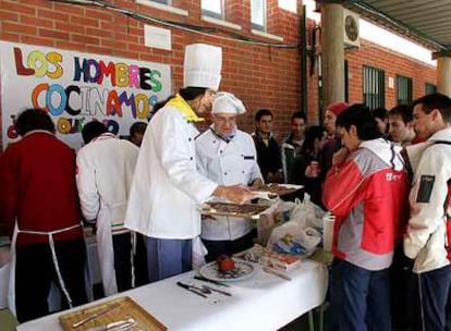 Una de las actividades del Día de la Mujer en el instituto público Salvador Allende de Fuenlabrada (Madrid).