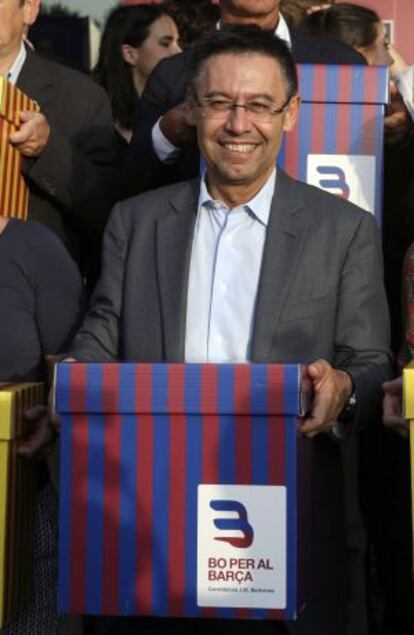 Bartomeu, antes de entregar las firmas de su candidatura.