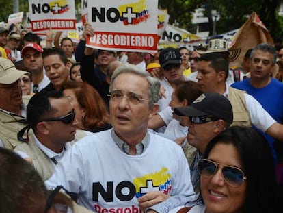 &Aacute;lvaro Uribe, durante una manifestaci&oacute;n en Medell&iacute;n. 