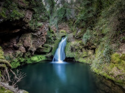 La poza y cascada de los Baños de Popea después de intensas lluvias.