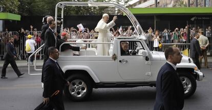 El papa Francisco por las calles de Santiago (Chile).
