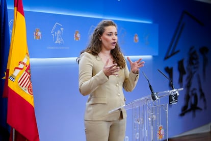 La portavoz del Partido Popular (PP) en el Congreso de los Diputados, Ester Muñoz, ofrece una rueda de prensa con motivo de la reunión de la Junta de Portavoces en el Congreso en Madrid, este martes. 