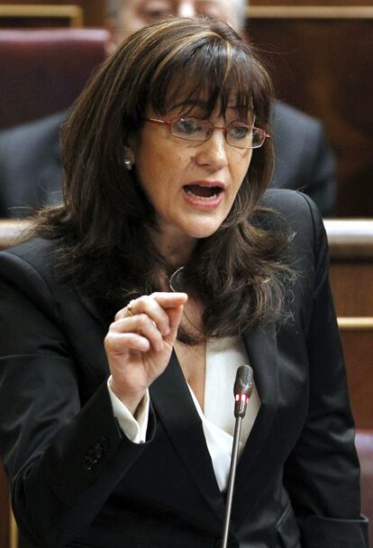 NAC19. MADRID, 15/02/2012.- La portavoz del grupo socialista en el Congreso, Soraya Rodríguez, durante una de sus intervenciones en la sesión de control al Ejecutivo que se celebra hoy en el Congreso de los Diputados. EFE/Ángel Díaz