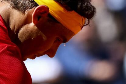 Rafa Nadal, durante el partido en la plaza de toros de Valencia, el 8 de abril de 2018.