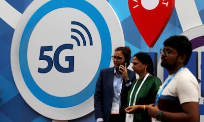 Cartaz do 5G, em uma feira de telefonia, em Nova Delhi, em outubro.