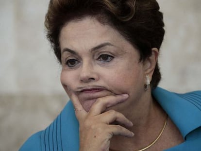 Dilma Rousseff cai em pesquisa.
