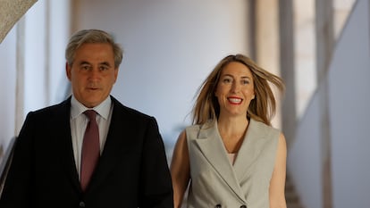 La presidenta de la Junta de Extremadura, María Guardiola, y el consejero de Gestión Forestal y Mundo Rural, Ignacio Higuero, este viernes en Mérida.