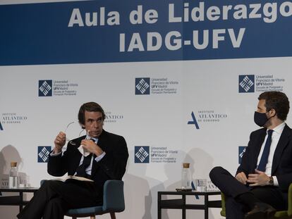 José María Aznar y Pablo Casado, en el auditorio de la Universidad Francisco de Vitoria, en Madrid.