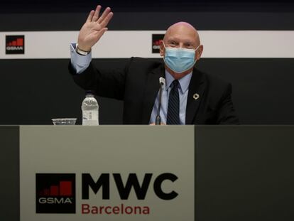 El presidente de la GSMA, John Hoffman, en rueda de prensa este miércoles.