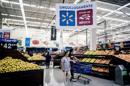 Consumidores en una tienda departamental, en Ciudad de México, el 4 de abril de 2025. 