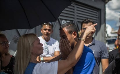 Familiares de estudantes se desesperam com notícia de massacre em escola de Suzano.