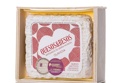 Olavidia, un queso de pasta blanda elaborado en <a href="https://www.quesosybesos.es/" target="">Quesos y Besos</a> —una minúscula quesería artesana de Guarromán (Jaén)—, fue elegido mejor queso del mundo en la 33ª edición del World Cheese Awards, celebrado el pasado 3 de noviembre en Oviedo (Asturias). Con un global de 103 puntos, superó a otros favoritos como el queso de pasta blanda francés de Fromagerie Berthauts.