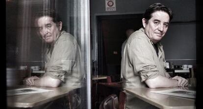 Luis Garcia Montero, en el Café Comercial