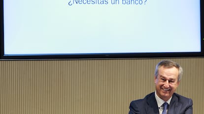 César González-Bueno, consejero delegado del Sabadell, durante una rueda de prensa del banco.