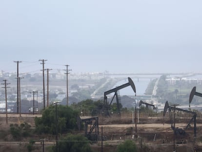 Un pozo petrolero cerca de Los Ángeles (California, EE UU), a finales de marzo.