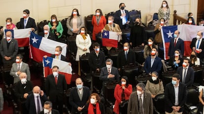 Chile: Constituyentes de derecha en el pleno de la Convención Constitucional