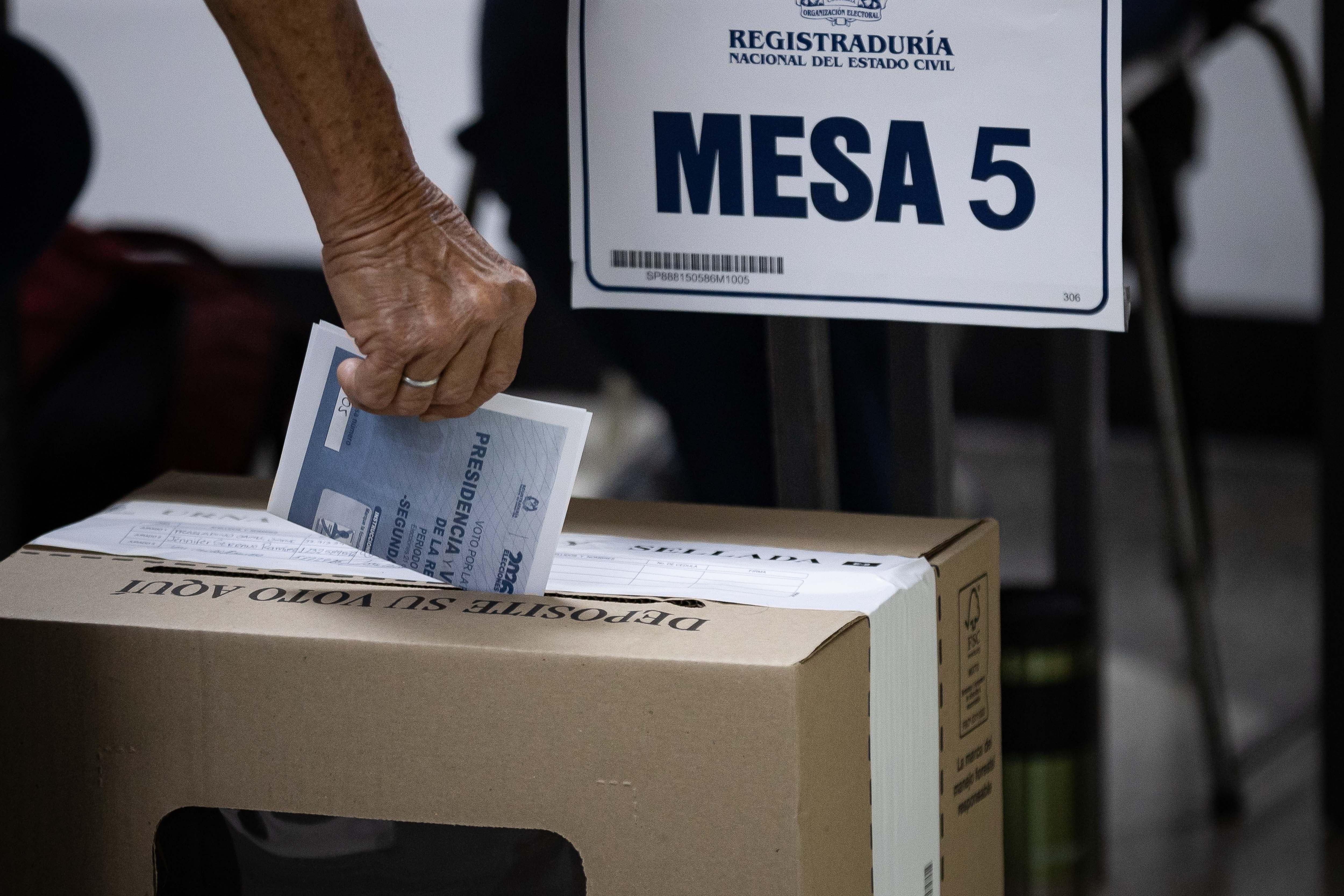 América pendula entre extremos
