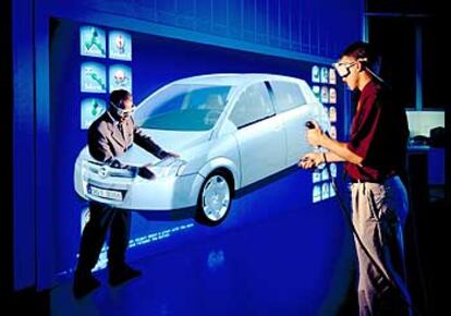 Los programas informáticos de realidad virtual permiten a los diseñadores tener una visión en vivo del nuevo modelo y sustituir cualquier elemento de forma casi instántanea.