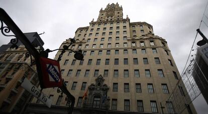 Fachada del edificio de Telefónica, en madrid.