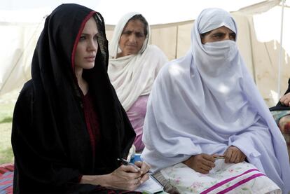 Angelina Jolie, ayer durante su visita a Pakistán.