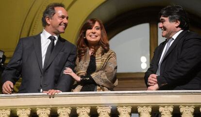 Kirchner e Scioli (&agrave; esq.), na Casa Rosada.