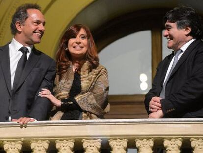 Kirchner e Scioli (&agrave; esq.), na Casa Rosada.
