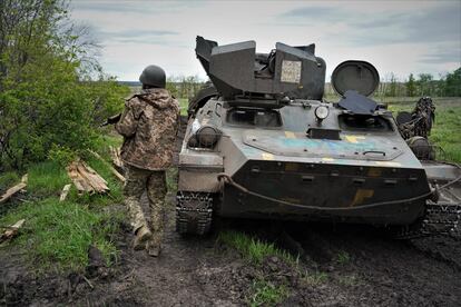 A soldier of the 63rd Infantry Brigade in the vicinity of the Liman front.