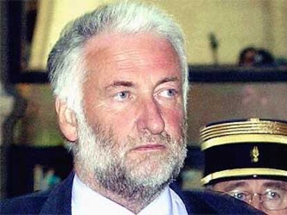 El antiguo presidente de Elf Loïk Le Floch-Prigent, ayer a su llegada al Tribunal Correccional de París.