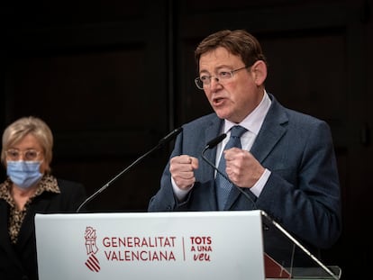 Valencian premier Ximo Puig at a news conference to announce new restrictions on Tuesday.