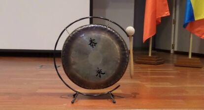 El gong que utilizan los árbitros para dar comienzo a las partidas.