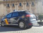 Un vehículo de la Policía Nacional, en Jaén.
