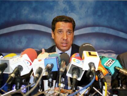 Eduardo Zaplana, en la rueda de prensa ofrecida hoy en Alicante.