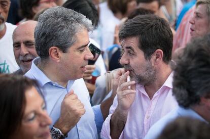 El president de l'ANC, Jordi Sànchez, amb Francesc Homs.