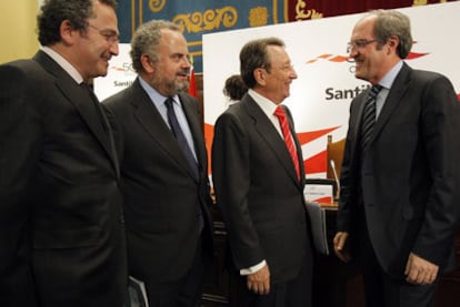 De izquierda a derecha, Manuel Polanco, Ignacio Polanco, Emiliano Martínez y Ángel Gabilondo.
