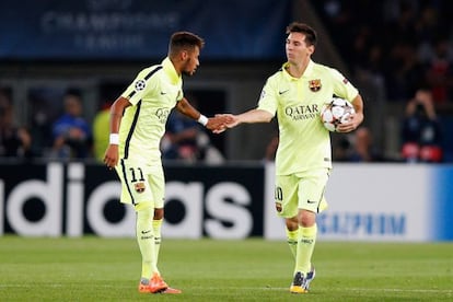 Neymar y Messi, durante el partido ante el París SG.