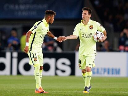Neymar y Messi, durante el partido ante el París SG.