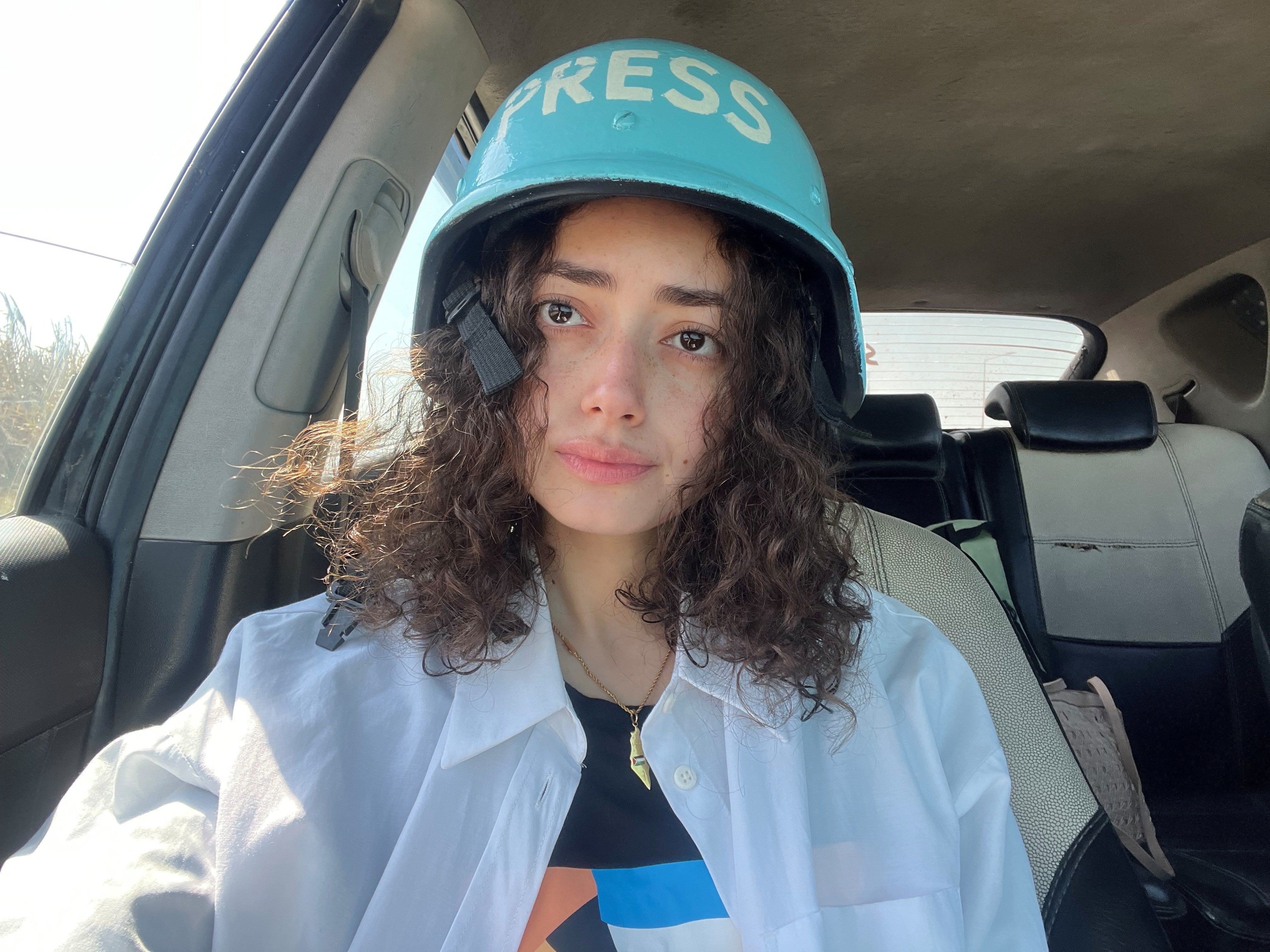 Plestia Alaqad, periodista de Gaza: “El genocidio no se detiene cuando paran las bombas”