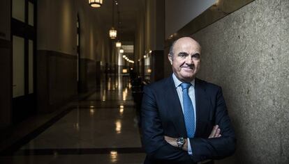 Luis de Guindos, fotografiado en el Banco de España, en Madrid.