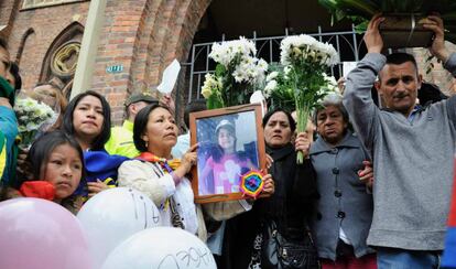 Un grupo de personas reclama justicia por la muerte de Yuliana, en diciembre pasado.
