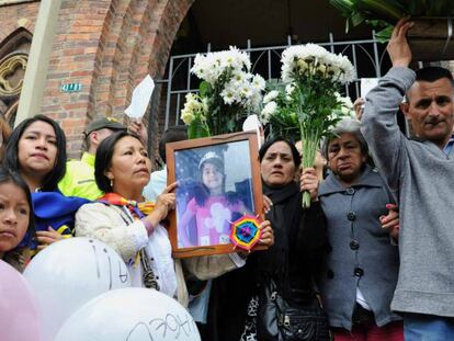 Un grupo de personas reclama justicia por la muerte de Yuliana, en diciembre pasado.