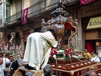 La Virgen de la Cinta recorre las calles de Tortosa