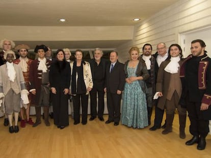 El elenco de la &#039;Manon Lescaut&#039; con algunas personalidades pol&iacute;ticas.