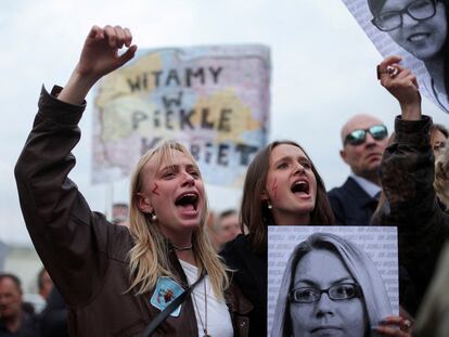 Protesters gather after a pregnant woman died in hospital in an incident campaigners say is the fault of Poland's laws on abortion, in Warsaw, Poland, on June 14, 2023.