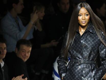 Naomi Campbell en el desfile de Louis Vuitton en la Semana de la Moda de París.