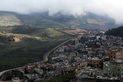 Vista general de la ciudad de Majdal Shams, cerca de la línea de alto el fuego entre Israel y Siria en los Altos del Golán. 