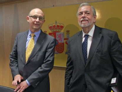 Crist&oacute;bal Montoro, ministro de Hacienda, y Antonio Beteta, secretario de Estado de Administraciones P&uacute;blicas. 