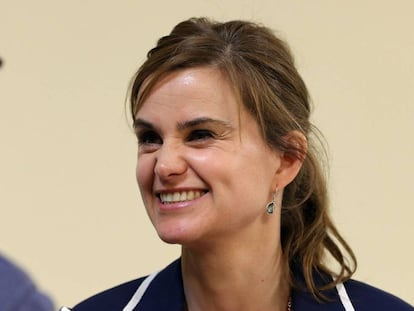 Jo Cox fue directiva de la ONG Oxfam y trabajó como asesora en causas filantrópicas como la fundación Bill y Melinda Gates