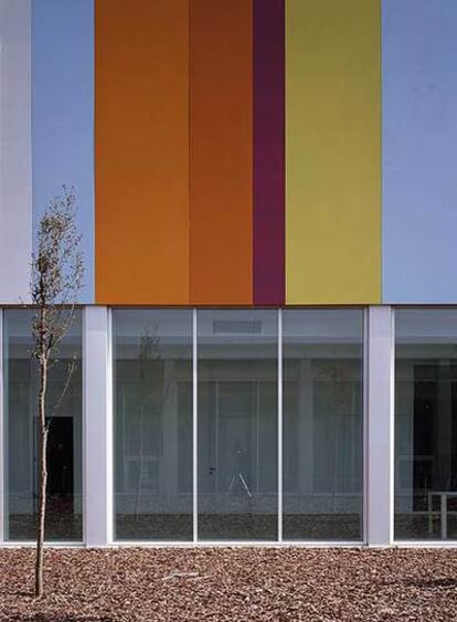 Biblioteca de Sant Boi de Llobregat, Barcelona, construida en 2005.